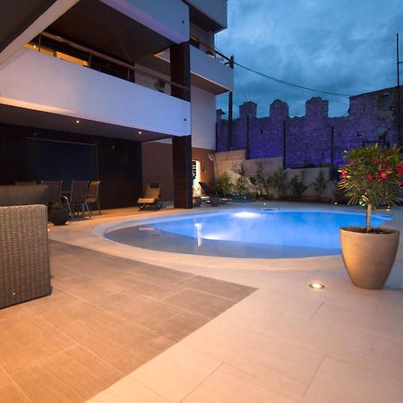 Basic Mansion + Ξενοδοχείο Σίμπενικ Εξωτερικό φωτογραφία