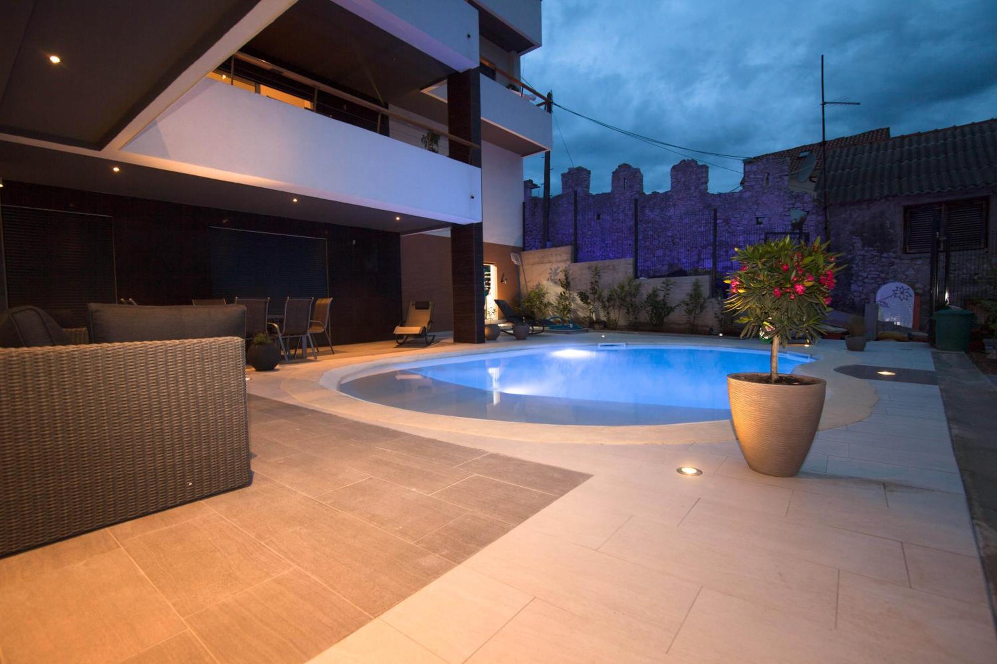 Basic Mansion + Ξενοδοχείο Σίμπενικ Εξωτερικό φωτογραφία